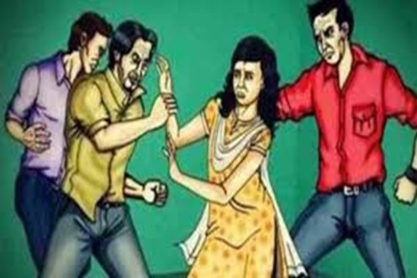 जमशेदपुर :   जुगसलाई में युवती के साथ छेड़छाड़ करने पर दो गुटों में मारपीट