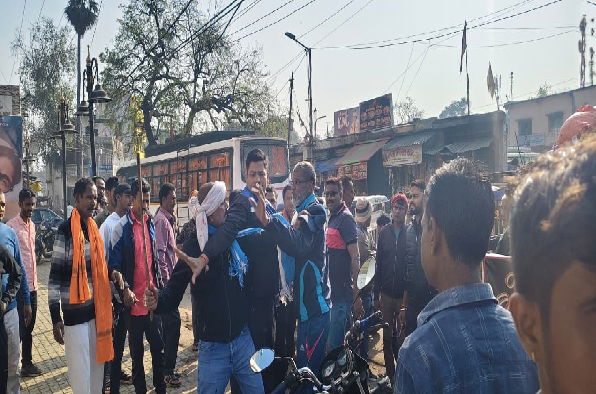 पलामू :  बस कंडक्टर और एजेंट में मामूली विवाद के बाद मारपीट