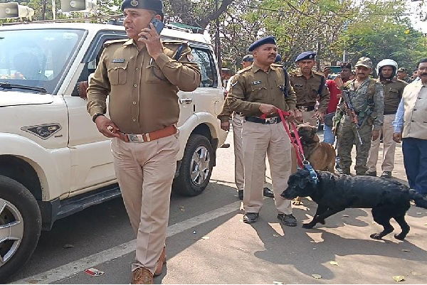 धनबाद सिविल कोर्ट को बम से उड़ाने की धमकी, मचा हड़कंप