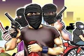 हजारीबाग :  ज्वेलरी दुकान में डाका, 20 लाख के आभूषण लेकर हथियारबंद अपराधी फरार