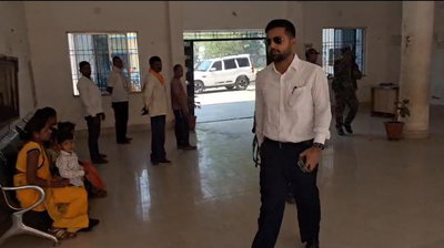 सतबरवा BDO के ऑफिस से गायब रहने पर भड़के DC, शोकॉज करने का दिया निर्देश