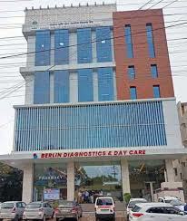 Ranchi News :  बर्लिन हॉस्पिटल में घुसकर डॉक्टर पर जानलेवा हमला व तोड़फोड़ का आरोप