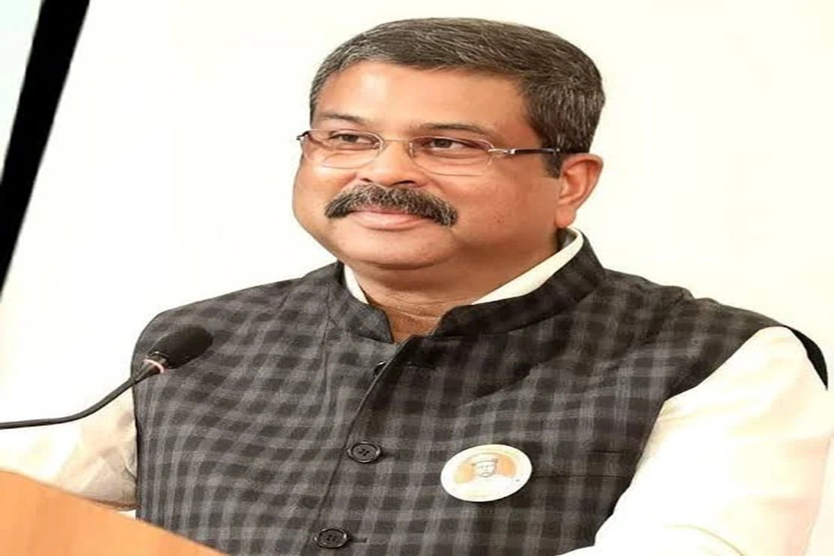 केंद्रीय शिक्षा मंत्री धर्मेंद्र प्रधान ने दिया इस्तीफा, बोले-विद्यार्थियों के भविष्य को देखकर लिया फैसला