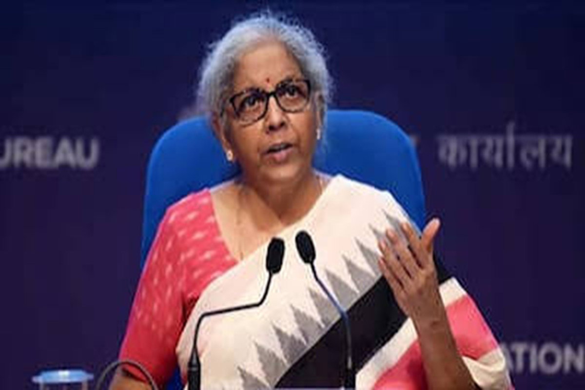 प्याज नहीं खाती के बाद अब वित्त मंत्री बोलीं, पेपर लीक से पढ़ने के लिए ज्यादा वक्त मिलता है