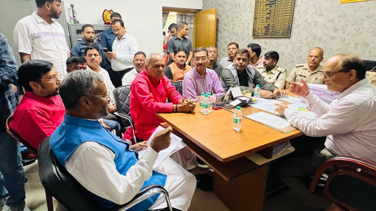 JPSC-JSSC PROTEST :  मजिस्ट्रेट से मिला भाजपा प्रतिनिधिमंडल, बाबूलाल ने कार्रवाई की मांग की