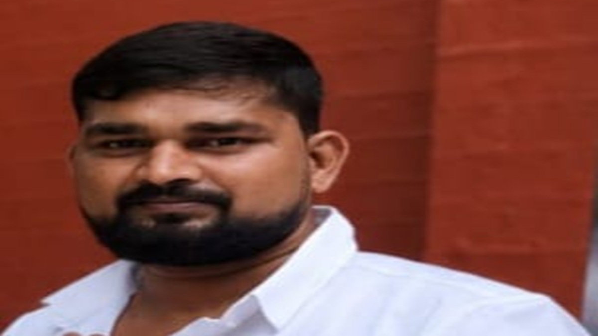 Jamshedpur News :  इस्प्लान बस्ती में पार्किंग को लेकर विवाद, युवक पर चाकू से हमला