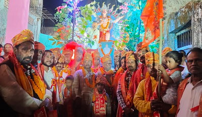 रामगढ़: चितरपुर में निकली अष्टमी की झांकी, सैकड़ों लोग हुए शामिल