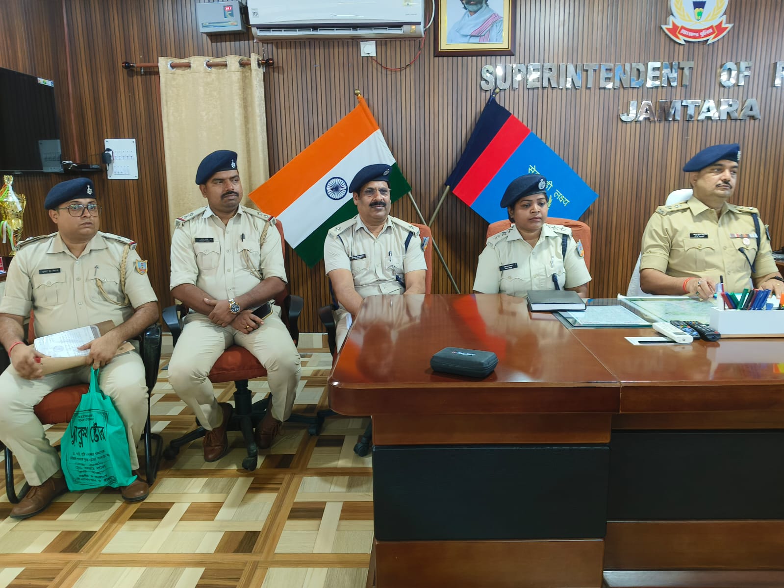 Jamtara News : मिहिजाम लूटकांड में नाबालिग गिरफ्तार, देसी पिस्टल, मोबाइल व अन्य सामान बरामद