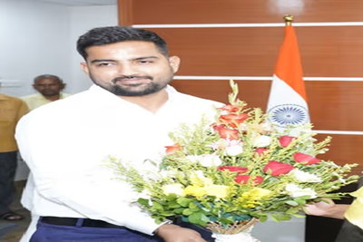 Palamu News :  DC का फर्जी  इंस्टाग्राम अकाउंट बना मांगे जा रहे पैसे, प्रशासन ने किया सतर्क