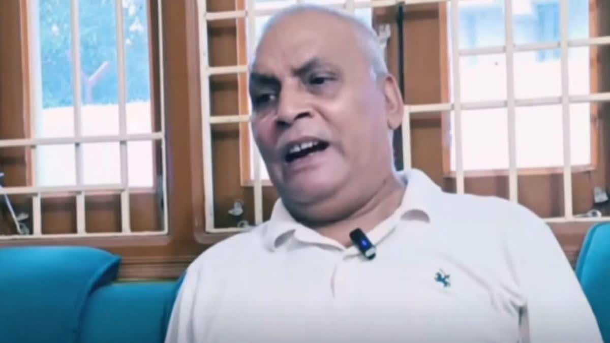 मोकामा : पुलिस से दुर्व्यवहार व सरकारी काम में बाधा डालने के आरोप में पूर्व मुखिया प्रमोद सिंह गिरफ्तार