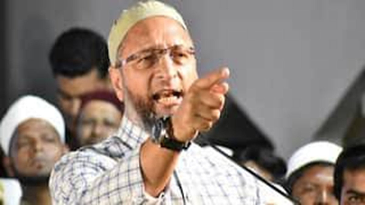 इलाहाबाद HC के हिजाब वाले फैसले पर ओवैसी ने जताई नाराजगी, बोले-धार्मिक मामलों में दखल बर्दाश्त नहीं