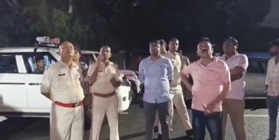 Bokaro News :  भारी बारिश में सेक्टर-6 के आवास की सीढ़ी की रेलिंग ढही, फंसे चार परिवारों का किया गया रेस्क्यू