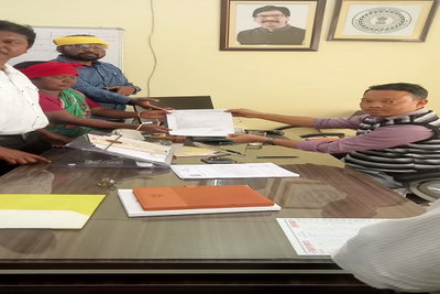 पोटका प्रखंड के 78 माझी बाबाओं ने BDO को सौंपा ज्ञापन, पेसा कानून सख्ती से लागू की मांग की