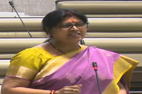 झारखंड विस :  नीरा यादव ने सदन में DMFT फंड, अबुआ आवास योजना सहित कई मुद्दे उठाये