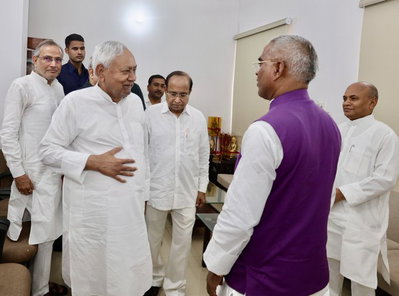Bihar News : नीतीश कुमार से मिले आरसीपी सिंह, JDU में वापसी की अटकलें तेज