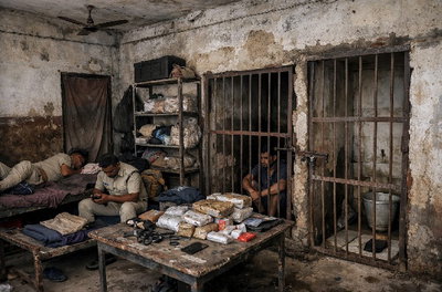 झारखंड में रेल सुरक्षा भगवान भरोसे!  GRP थानों में न हाजत, न मालखाना, न ही बैरेक, सुरक्षा पर उठे सवाल