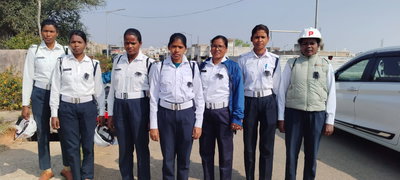 रांची में पुलिस जवानों का विरोध प्रदर्शन, विधायक  व वकील के खिलाफ काला बिल्ला लगाकर जताया आक्रोश