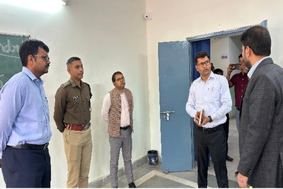 लातेहार :  DC-SP ने नीट परीक्षा केंद्र का किया न‍ि‍रीक्षण