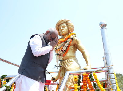 उपराष्ट्रपति सीपी राधाकृष्णन ने उलिहातू में बिरसा मुंडा को श्रद्धांजलि दी, आदिवासी विरासत पर जताया गर्व