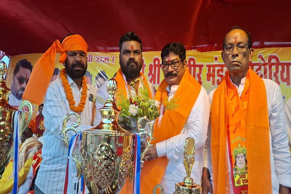 पिठोरिया में अस्त्र-शस्त्र प्रतियोगिता, 25 अखाड़ों ने लिया हिस्सा, युवाओं ने दिखाया दम