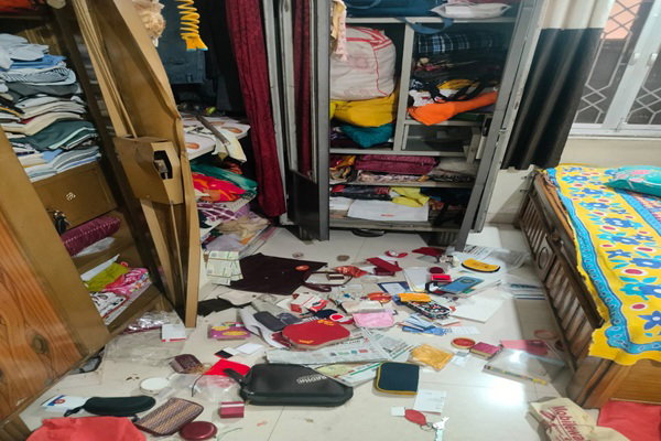 रांची :  पंडरा में बंद घर को चोरों ने बनाया निशाना,लाखों के जेवरात व नगदी लेकर फरार