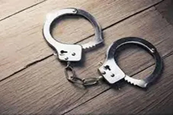 Ranchi News : लूटकांड का फरार आरोपी अरगोड़ा से गिरफ्तार, नगड़ी थाना में पूछताछ जारी