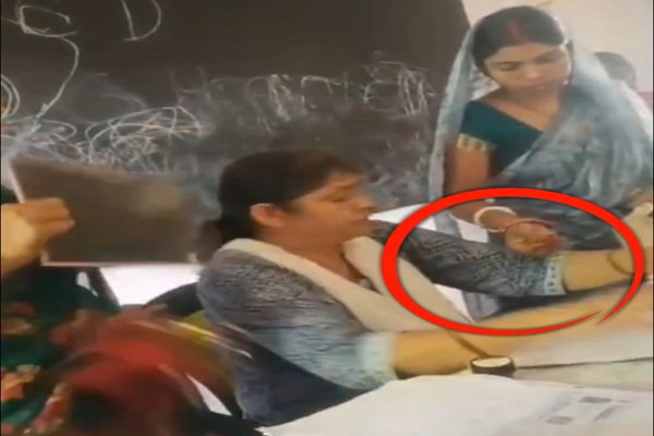 Bokaro News :  मंईयां योजना सत्यापन में अवैध वसूली करने वाली आंगनबाड़ी सेविका को हटाया गया