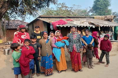 जादूगोड़ा: मौत के साए में रहने को मजबूर सबर परिवार, आवास की हालत जर्जर