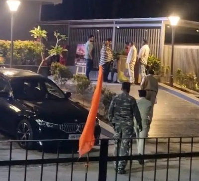 रांची मॉल के लॉड्स ऑफ ड्रिंक्स बार में पुलिस की रेड