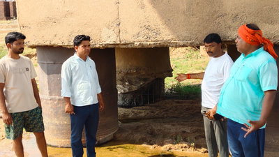 नगर पंचायत अध्‍यक्ष ने क्षतिग्रस्‍त औरंगा नदी पुल का किया निरीक्षण