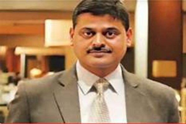 संविदा पर नियुक्त कंप्यूटर ऑपरेटरों को वित्तीय काम से दूर रखने का आदेश