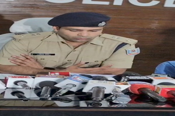 रांची :  शादी की तैयारी से नाराज मुंहबोली बेटी ने बॉयफ्रेंड के साथ मिलकर की थी मां की हत्या