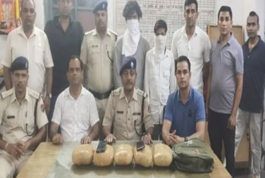 Jamshedpur News :  टाटानगर स्टेशन से 5 किलो गांजा के साथ दो युवक गिरफ्तार