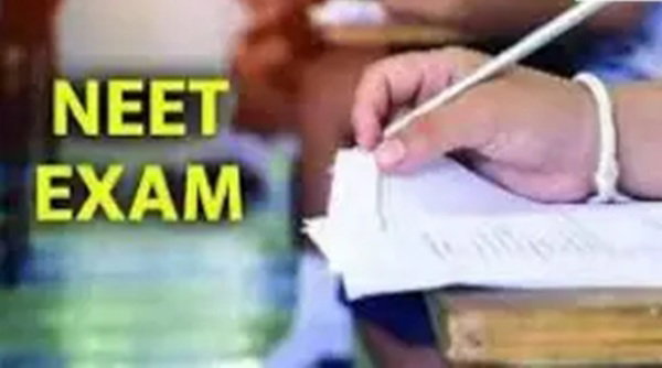 Opinion :  NEET परीक्षा में सेना का इस्तेमाल बताता है कि सारे सिस्टम फेल हो गए हैं!