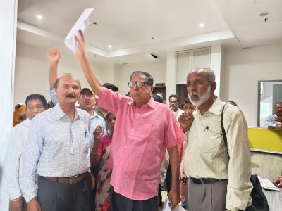 Ranchi News :  निगम के सेवानिवृत्त कर्मियों का पेंशन कटौती के खिलाफ प्रदर्शन, एक सप्ताह में राशि लौटाने की मांग