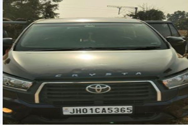 लातेहार : कार से 30 पेटी विदेशी शराब बरामद