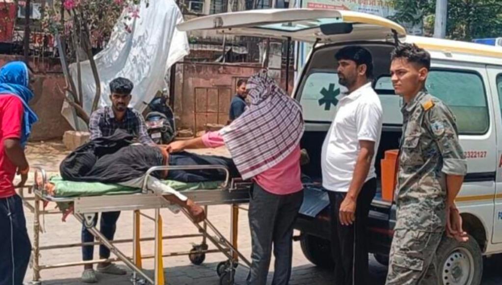 Palamu News :  अनियंत्रित होकर बाइक बिजली पोल से टकराई, होमगार्ड जवान की मौत