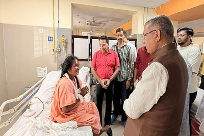 बीजेपी प्रदेश अध्यक्ष आदित्य साहू ने अस्पताल में गीता बालमुचू से की मुलाकात, सेहत की ली जानकारी