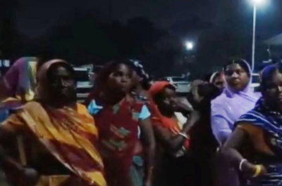 Giridih News :   अवैध महुआ कारोबार के खिलाफ महिलाओं का फूटा गुस्सा, थाना घेर कार्रवाई की मांग