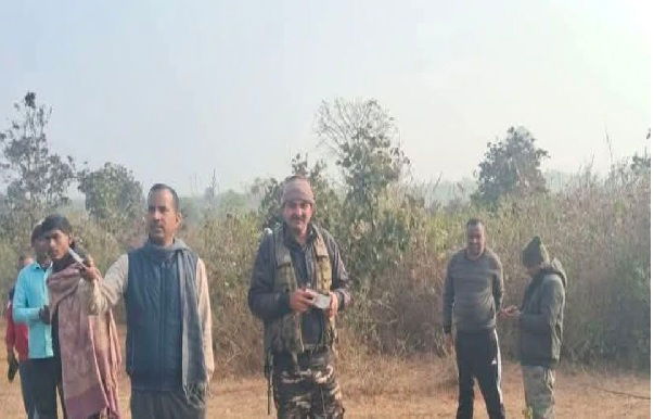 गिरिडीह :  बगोदर के बंगाली टोला से युवती का अधजला शव बरामद