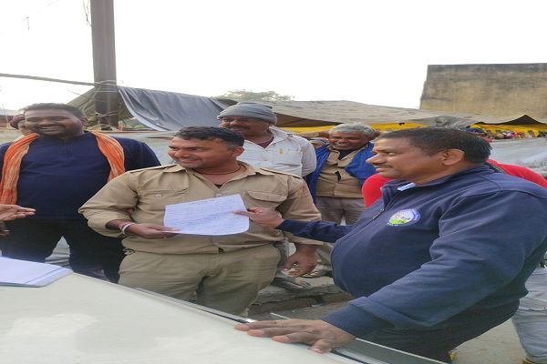 खुले में शौच पर जुर्माना, सवाल बरकरार- जाएं तो जाएं कहां?