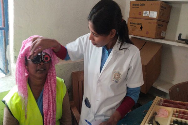 महात्मा गांधी की पुण्यतिथि पर रांची नगर निगम ने लगाया निःशुल्क नेत्र जांच शिविर