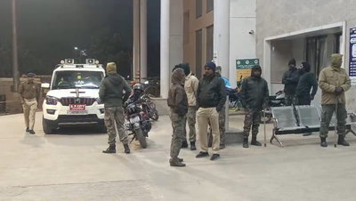 कैरव गांधी अपहरणकांड के आरोपियों के साथ पुलिस की मुठभेड़, तीन को लगी गोली