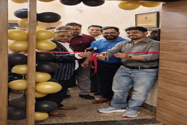 धनबाद डीसी ने POKER ROOM का किया उद्घाटन