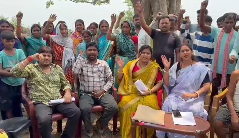 धनबाद : बरवाअड्डा में मेडिकल वेस्ट प्लांट के खिलाफ ग्रामीणों का उग्र विरोध