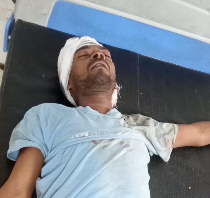 Palamu News :  पांकी रोड पर घायल अवस्था में मिला युवक,  वाहन की चपेट में आने की आशंका