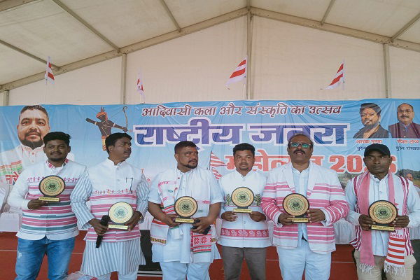 राष्ट्रीय जतरा महोत्सव में दिखी आदिवासी संस्कृति, पारंपरिक वेशभूषा में पहुंचे कलाकार