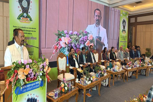 राष्ट्रीय सड़क सुरक्षा माह का समापन, मंत्री दीपक बिरुआ ने दिलाई शपथ