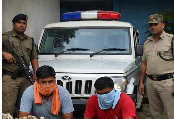 पलामू :   215 किलो डोडा के साथ दो तस्कर गिरफ्तार