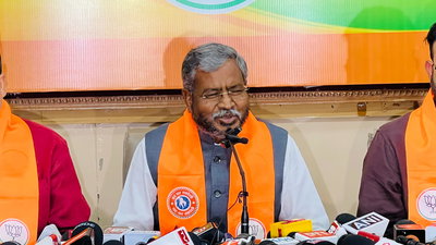 बाबूलाल ने शराब घोटाले की CBI जांच की मांग की, राज्यपाल को सौंपा ज्ञापन